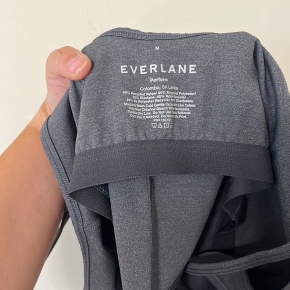 Everlane Perform Dark Grey Cami Cropped Tank Top Size Medium - Picture 8 of 8